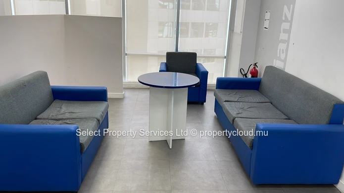 Espaces de bureaux meublés  à vendre à Ebène