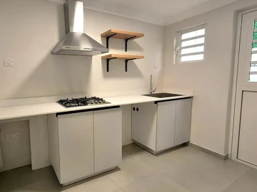 6 Bedroom House