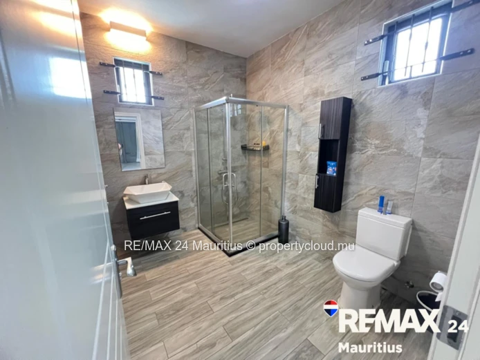Pool House to Rent in Pereybere | Rs 75,000 per Month
