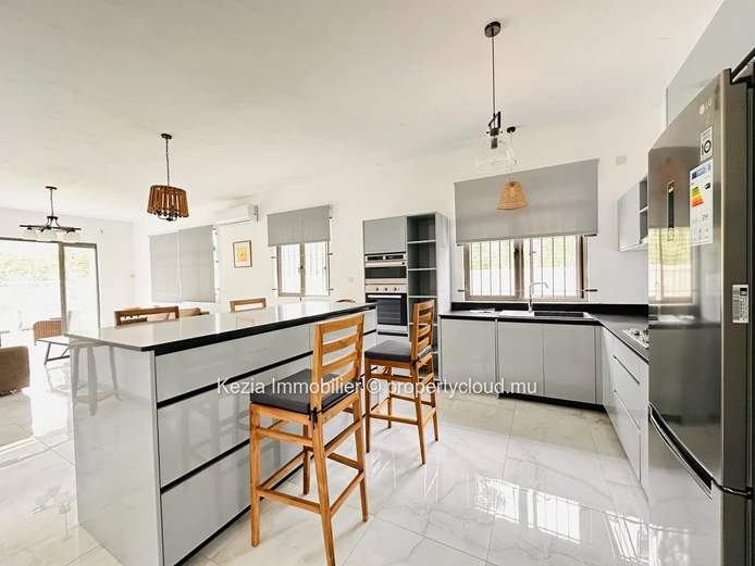 Villa Contemporaine Avec Piscine Et Jardin