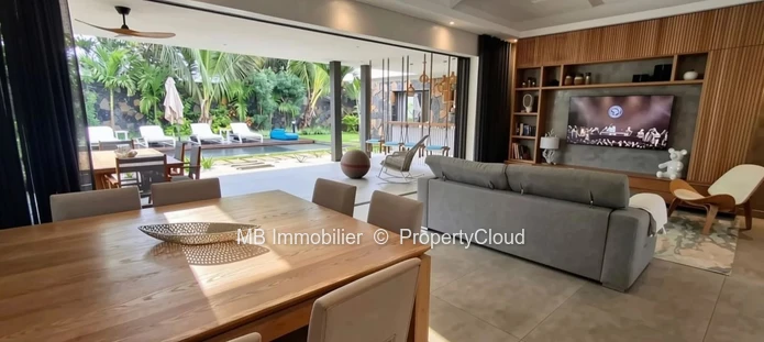 Villa for sale.