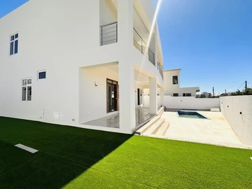 5 Bedroom Villa