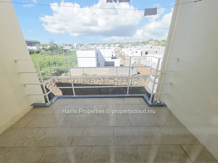 Joli triplex à louer à Grand Baie – Chemin 20 Pieds