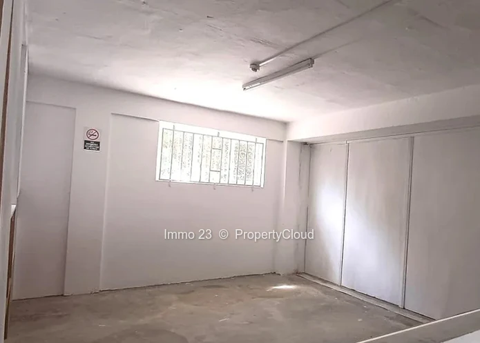 Warehouse - 300m2 - Port Louis - Ref. EN98427LO
