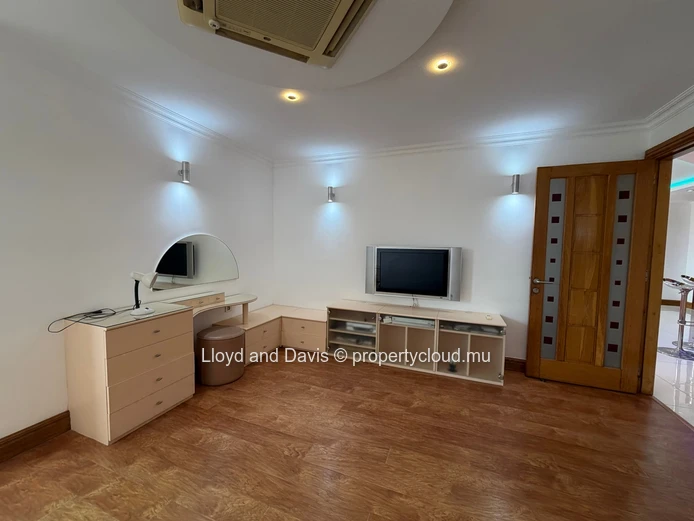 Fully Renovated Penthouse with Panoramic Views in Quatre Bornes