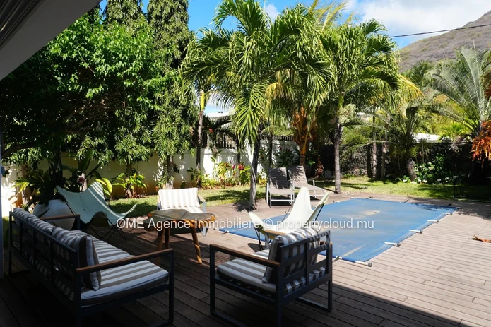 Family 4-Bedroom House with Swimming Pool | Tamarin