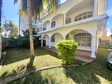 8 Bedroom Villa