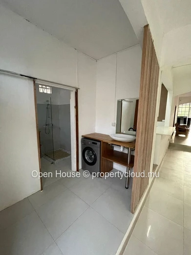 Mauritian Villa in Bain Boeuf, Pereybere - 290m², 8 Bedrooms.