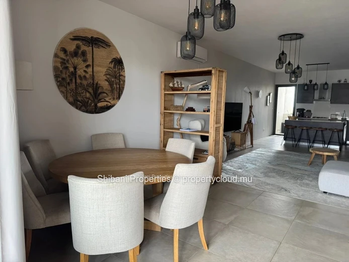 Appartement au Dernier Étage avec Toit-Terrasse Privé