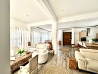 CONTEMPORARY VILLA IN PEREYBÈRE | 4 BEDROOMS | Rs 70,000/MONTH  LONG-TERM RENTAL | AVAILABLE MID JUNE