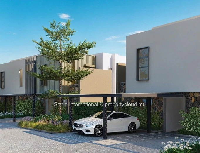 Spacious 3-Bedroom Townhouse with Private Pool & Garden in Poste Lafayette, Flacq 