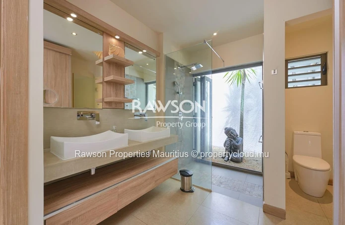 Superbe Villa Dans La Résidence De Prestige A Grand Baie - €650,000