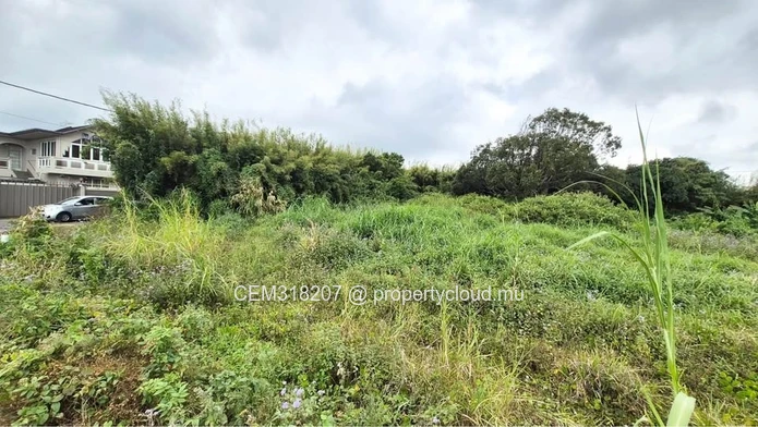 Terrain Résidentiel 9.14 Perches à Vendre – Curepipe