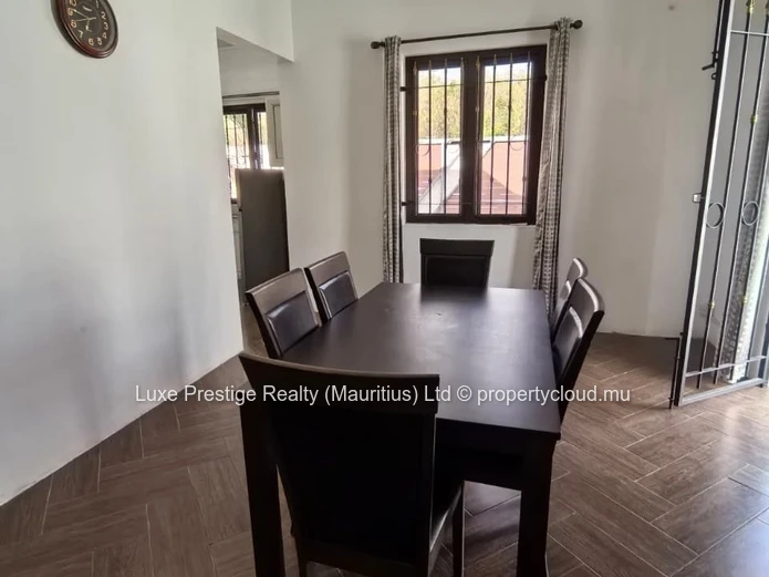 Villa de 1 Chambre à Louer à Trou aux Biches | Piscine Privée, Propriété Clôturée et Espace Extérieur