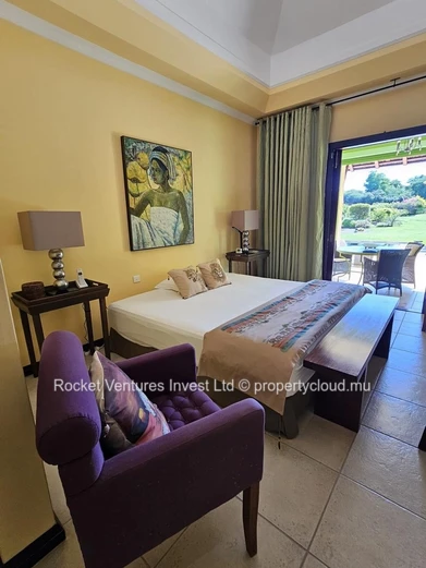 Villa Rénovée de 4 Chambres sur Terrain de Golf – Tamarina, Côte Ouest