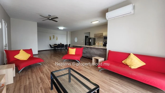 Appartement contemporain de 3 chambres à Rose Hill, climatisation, ascenseur privé et à proximité des commodités. Un ...