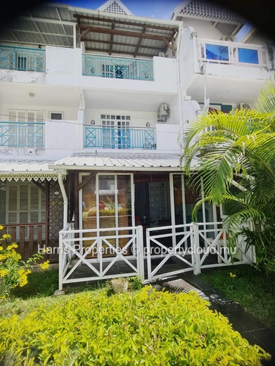 Beau triplex à louer à Pereybere