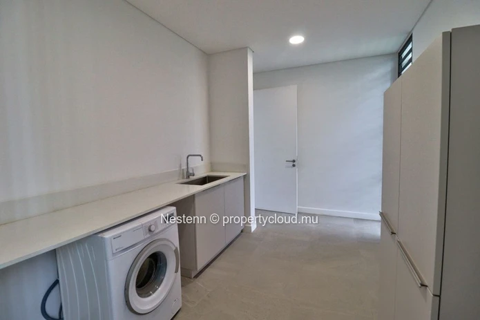Magnifique duplex de 3 chambres avec piscine privée et vue mer
