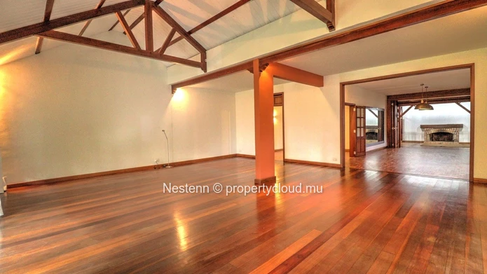 Bureau de plus de 500m² 