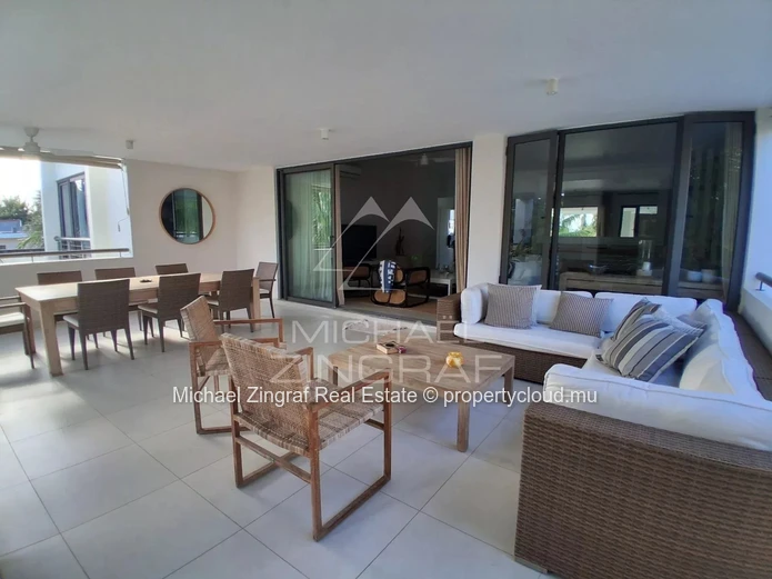 Exceptional Renovated Penthouse with Private Rooftop, Pool & Beach Access