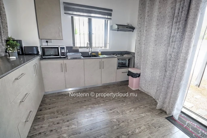 3 bedrooms contemporary in a quiet area 