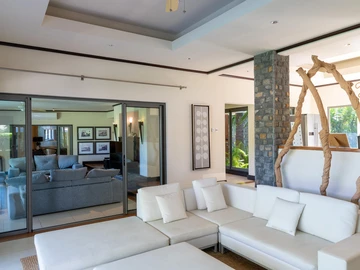 6 Bedroom Villa