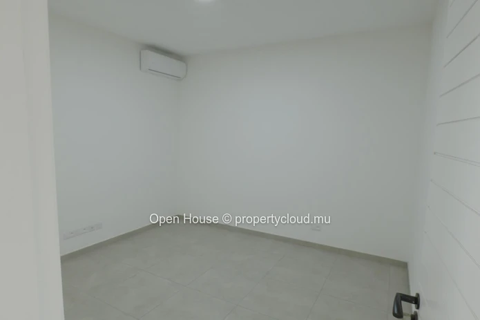 Furnished villa for rent in Forbach, 320m², 5 bedrooms, private pool, accessible to foreigners, rental with or withou...