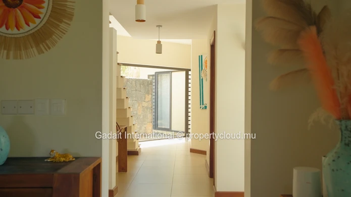 Luxurious Villa for Sale - Cap Tropical 2, Mauritius - Elegance and Investment Opportunity