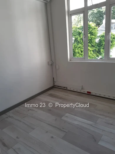 Bureau - 1300m2 - Belle Rose (Est) - Ref. BU48462LO