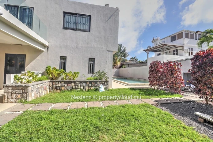 Viila avec 4 chambres, un espace bureau et une cuisine entièrement équipée