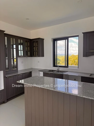 Penthouse neuf avec grande terrasse à deux minutes du centre de Grand Baie - Ile Maurice