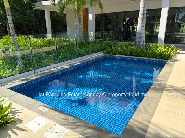 Appartement Moderne Neuf de 150 m² dans une Résidence Sécurisée avec Piscine commune