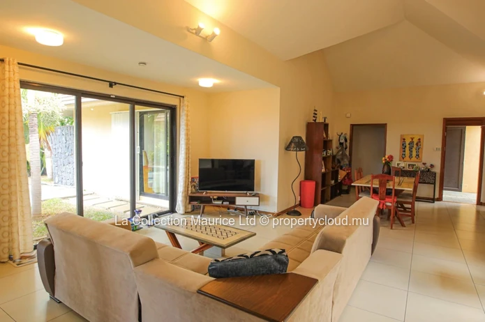 Single storey villa in Tamarin