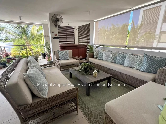 Private Beach Access - Penthouse in Pereybere