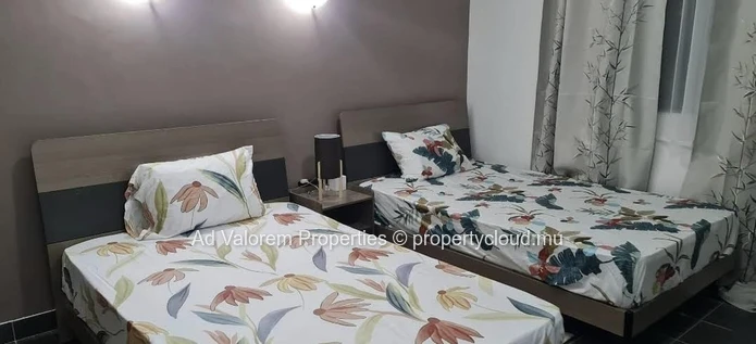 Duplex for rent in Albion