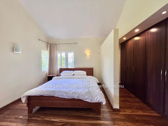 Elegant furnished home renovated recently with pool & garden in prime Floréal Location