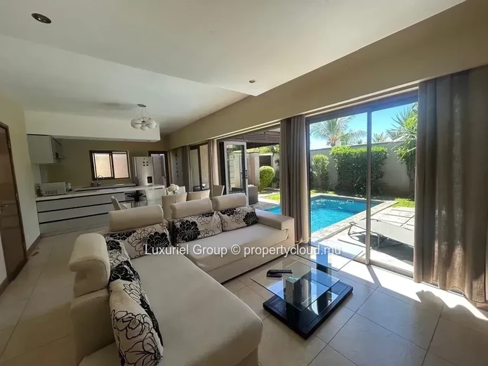 Exquise Villa Avec Piscine Et Jardin Pour Un Confort Ultime