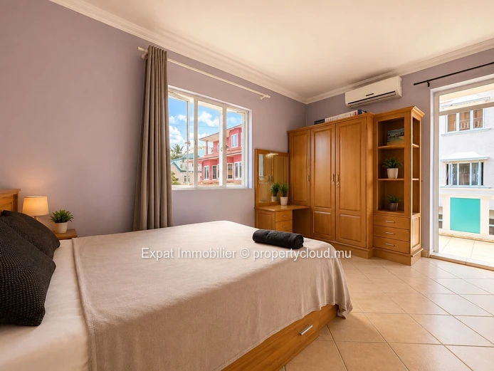3-Bedroom Apartment with Shared Pool – 5 Minutes from the Beach in Flic-en-Flac