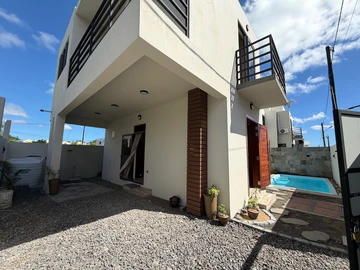 3 Bedroom Townhouse, Duplex