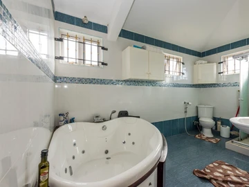 4 Bedroom Villa