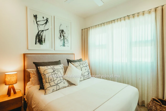 Spacious Apartment with Sea Views and Beachfront Access in St Antione 