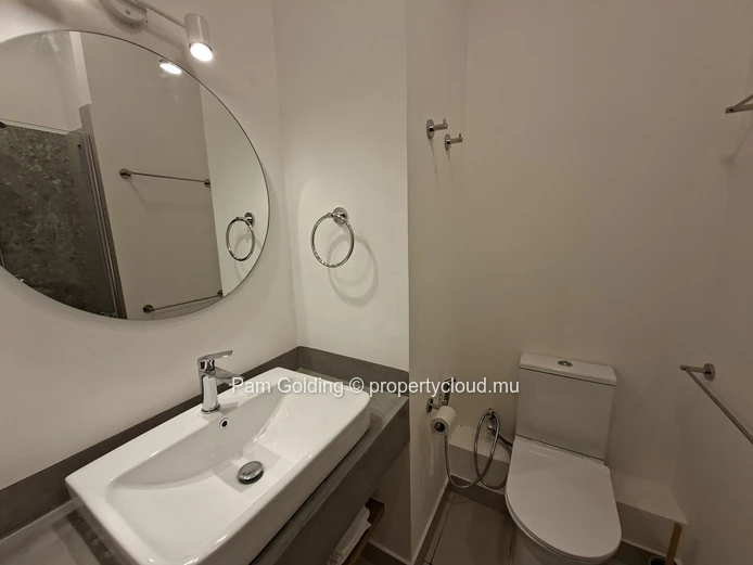 Bel appartement de 2 chambres à Beau Plan Smart City