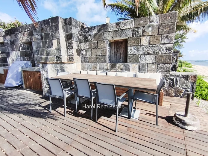 Villa pieds dans l'Eau à Pointe aux Canonniers !