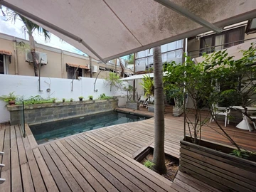 7 Bedroom Apartment