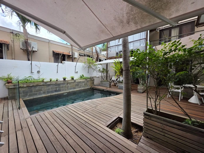 The Art of Living in Albion: An Exceptional Property That Generates Income