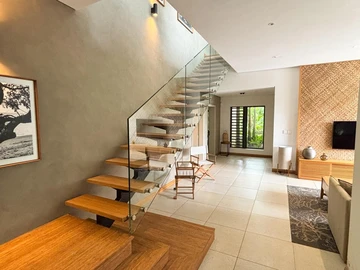 5 Bedroom Villa
