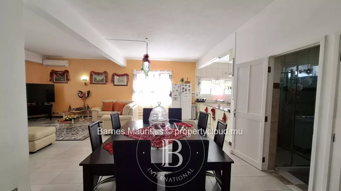 FLIC EN FLAC - Villa Familiale en 2 Parties - 7 Chambres