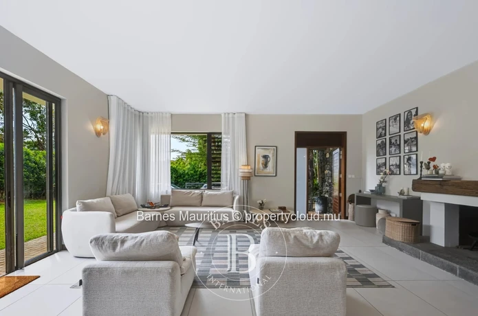 FLORÉAL – Elegant Family Home with Garden - 5 bedrooms