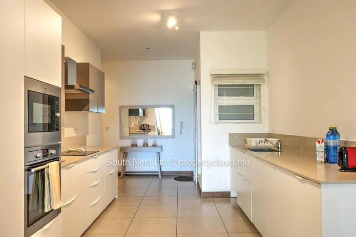 Rare Appartement Bord de Mer à Grand Baie | Accès Direct à la Plage