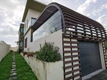 6 Bedroom Villa